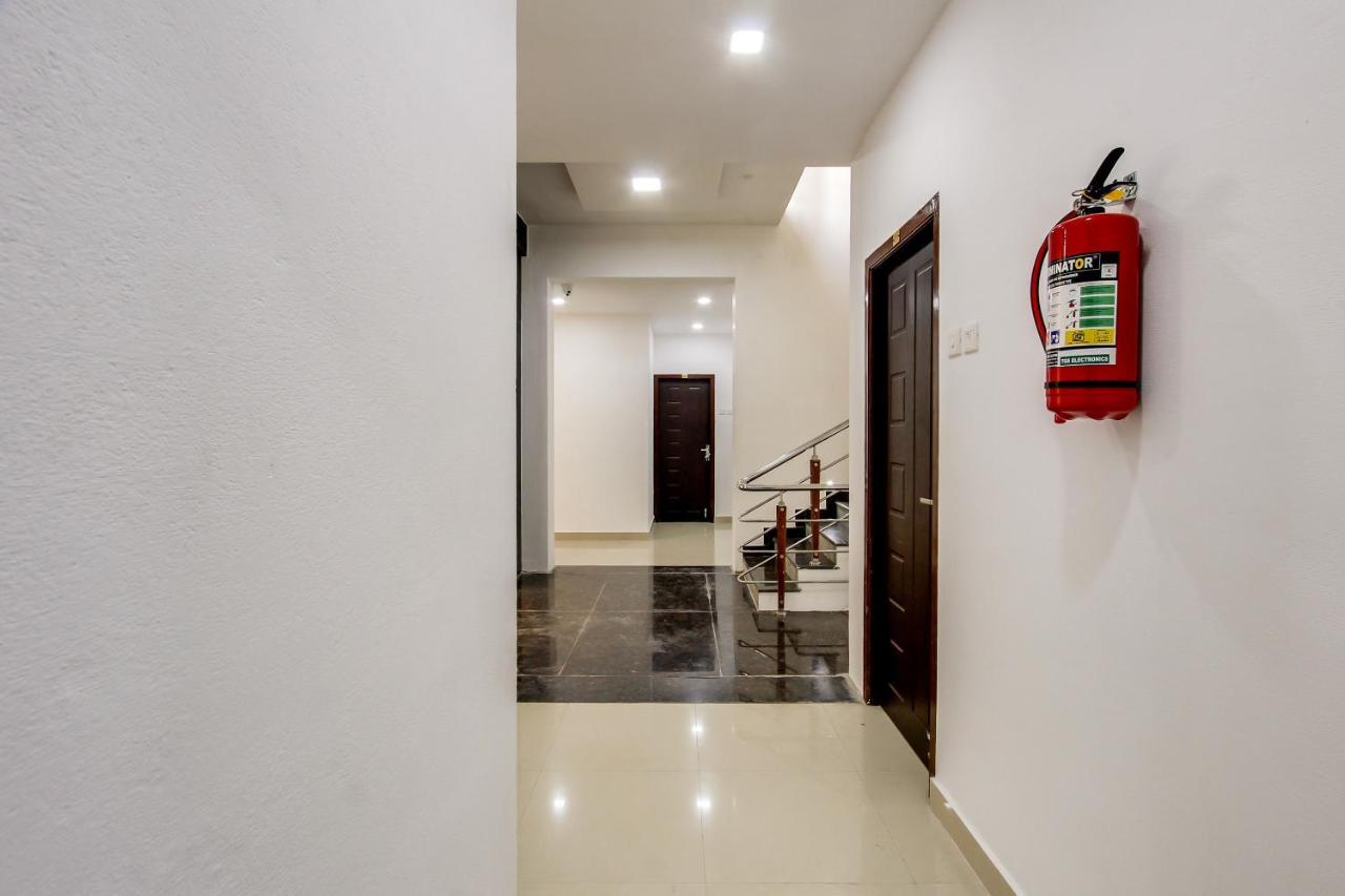 Hotel Oyo 69625 Mayuraa Residency Kumbakonam Exterior foto