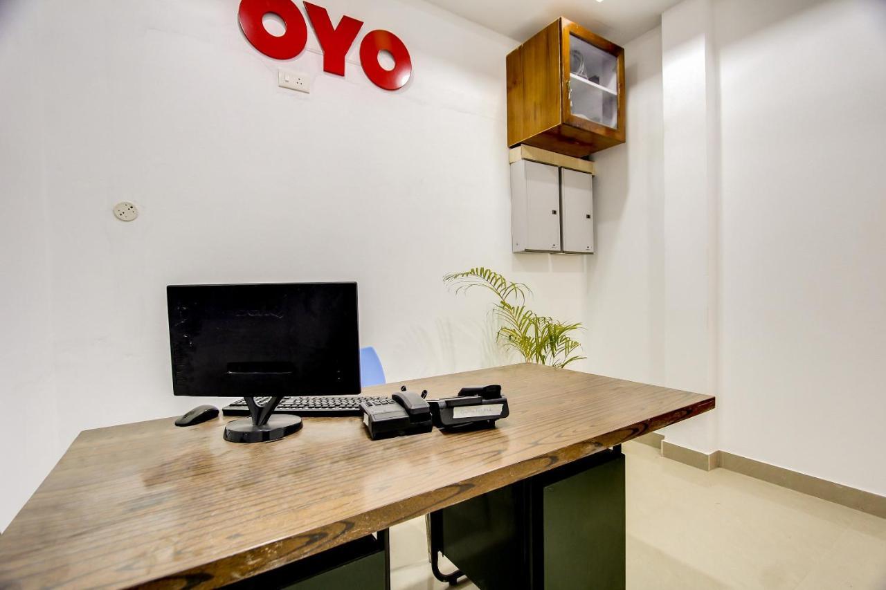 Hotel Oyo 69625 Mayuraa Residency Kumbakonam Exterior foto
