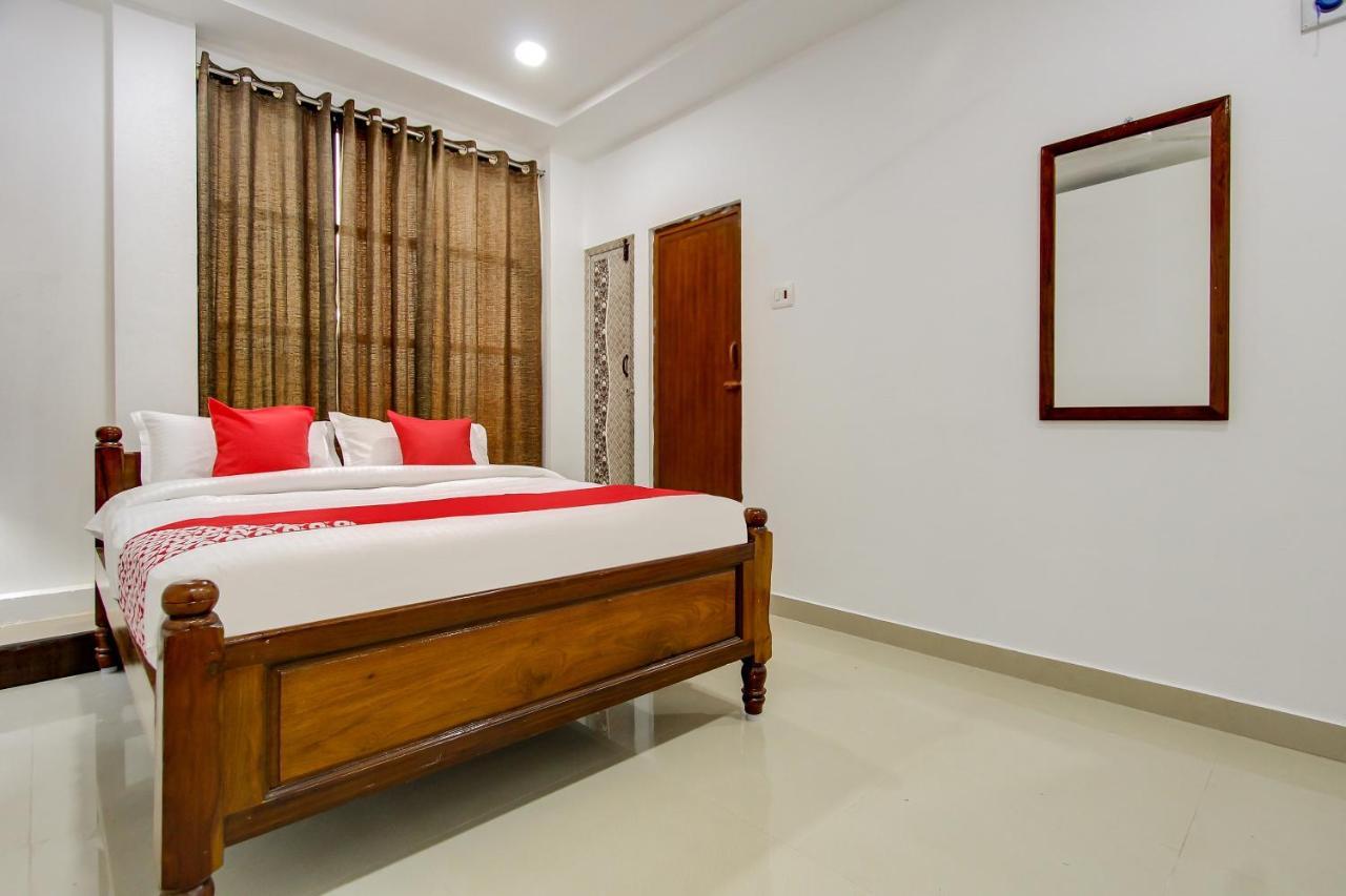 Hotel Oyo 69625 Mayuraa Residency Kumbakonam Exterior foto