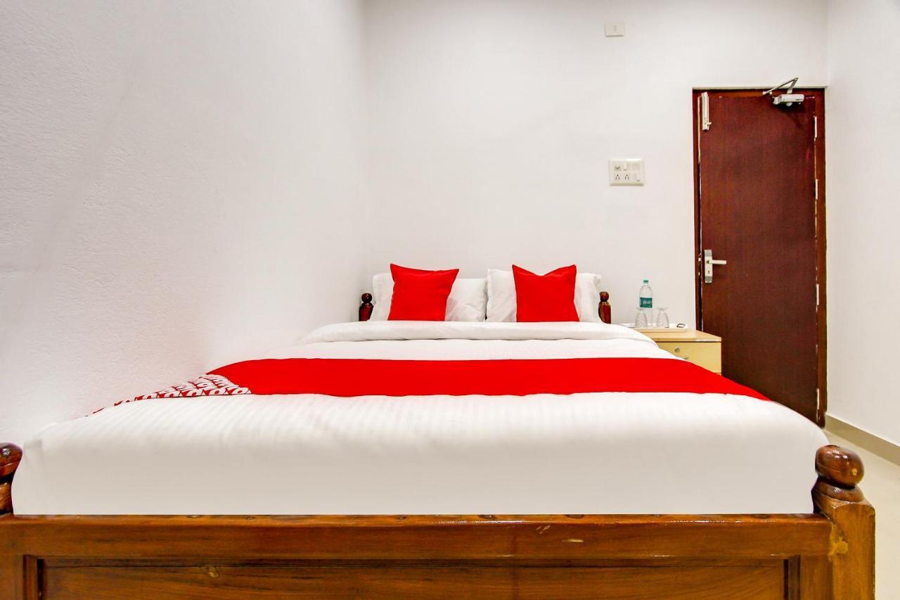 Hotel Oyo 69625 Mayuraa Residency Kumbakonam Exterior foto